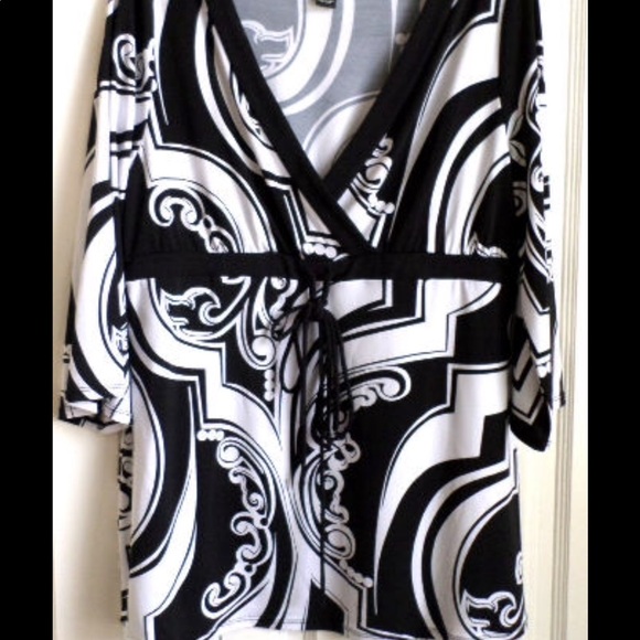 🎉$13 Tops 3/$20🎉WHBM Roman VNeck Tunic - Picture 2 of 3